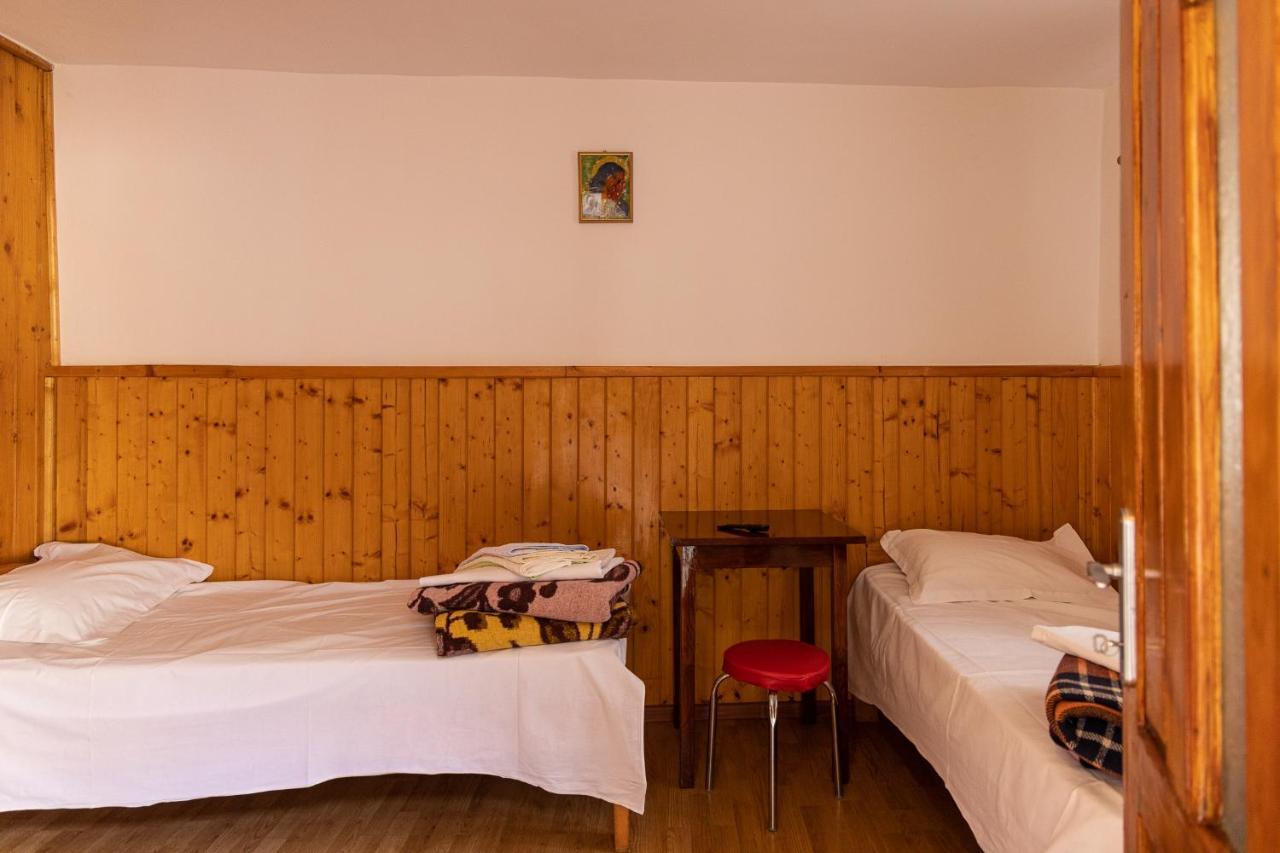 Pensiunea Montan Busteni Buşteni Exterior foto