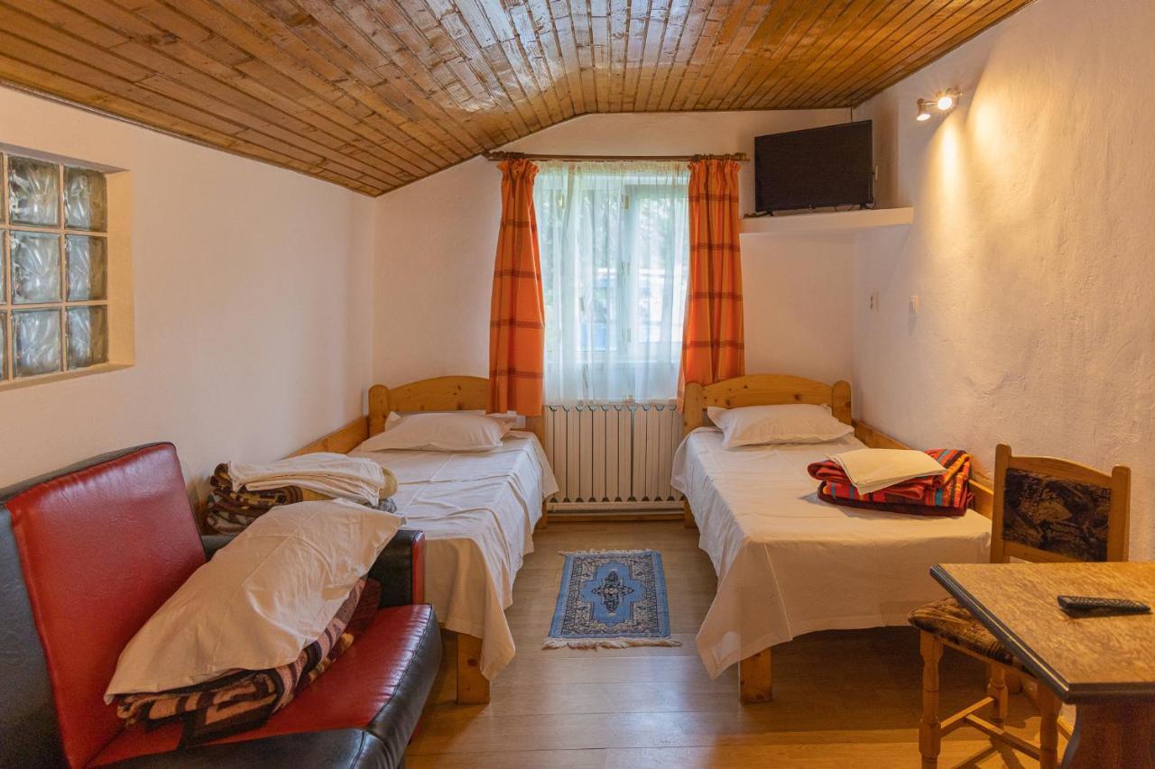 Pensiunea Montan Busteni Buşteni Exterior foto