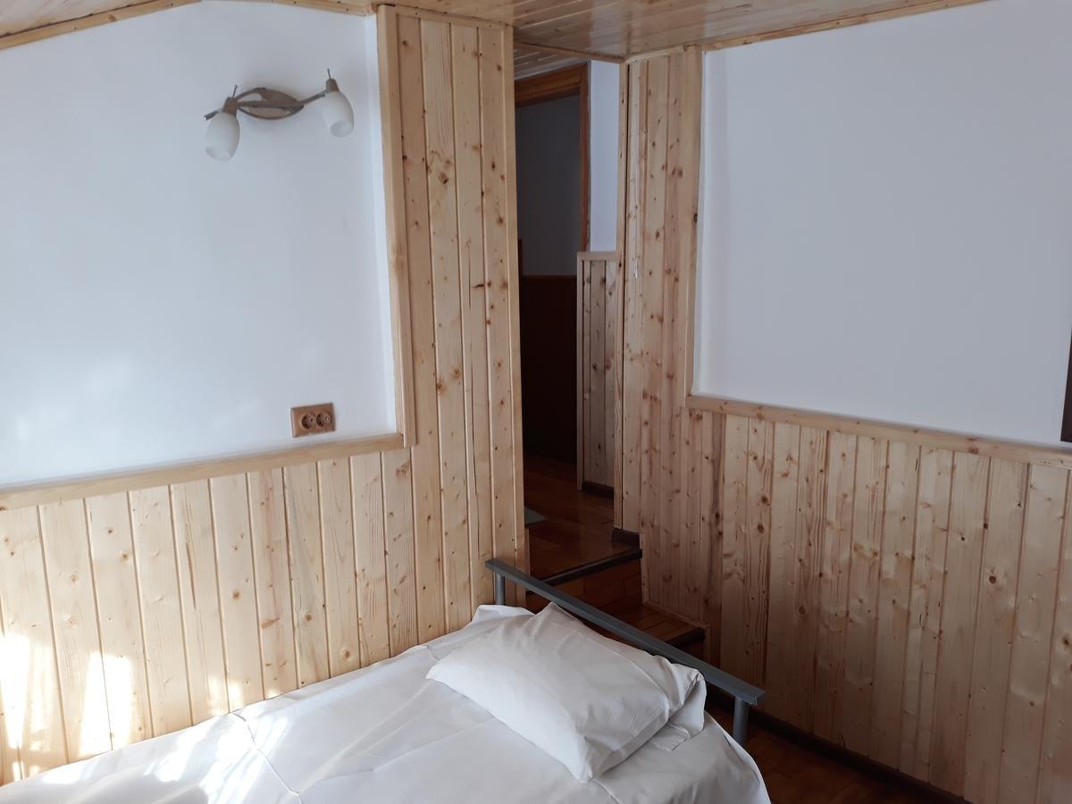 Pensiunea Montan Busteni Buşteni Exterior foto