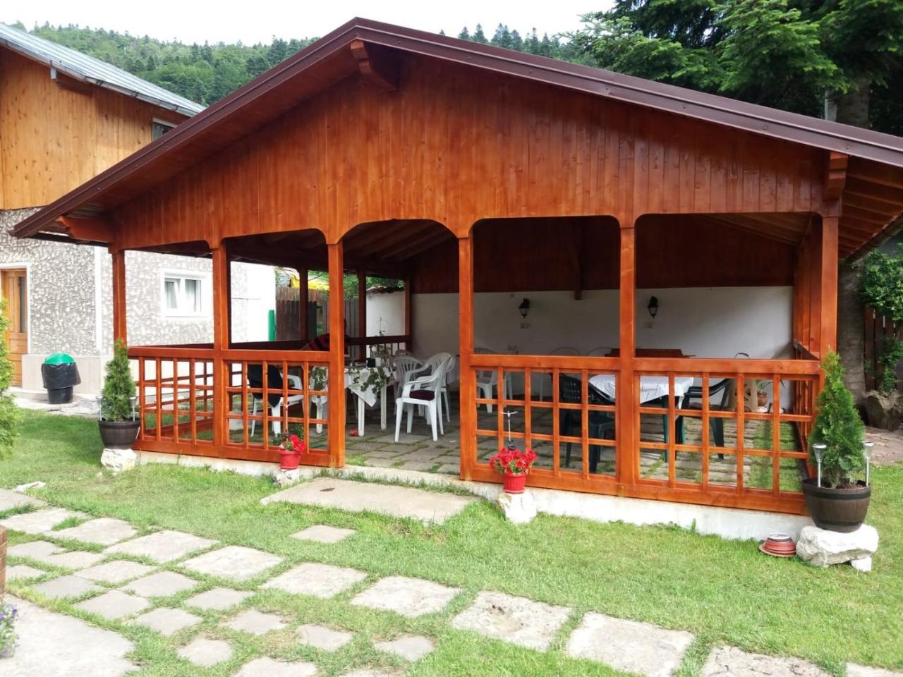Pensiunea Montan Busteni Buşteni Exterior foto